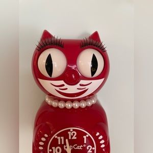 Classic Lady Kit Cat Clock